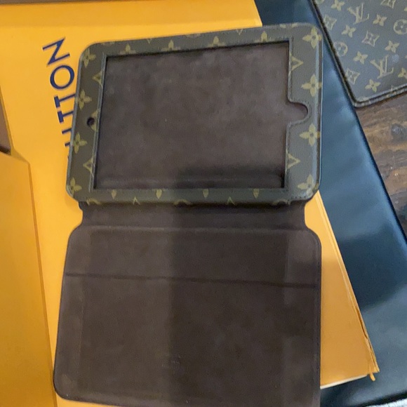 Louis Vuitton Accessories Authentic Louis Vuitton Tablet Portfolios